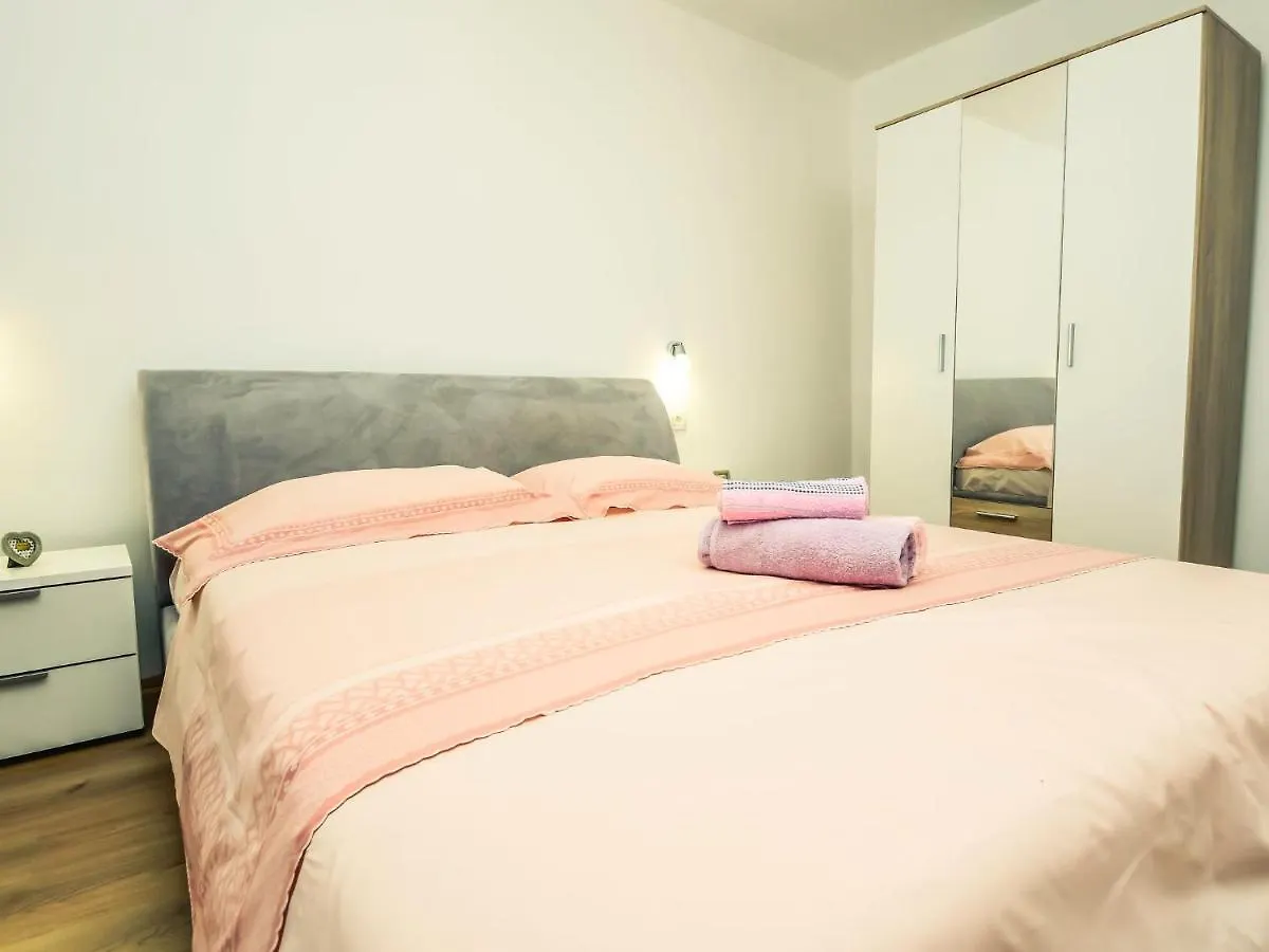 Holiday Home Marijana By Interhome Maslenica